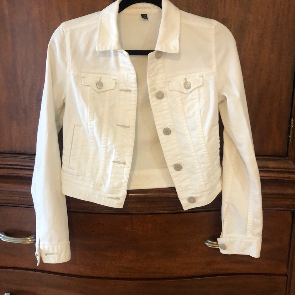 Used White American Eagle Jean Jacket size xs